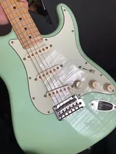 Fender Stratocaster 2019 Mex- Surf Green body Maple Neck (Case included)