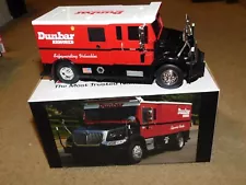 Ertl Collectibles Dunbar Armored Truck Bank 1:32 Scale tm globel solutions