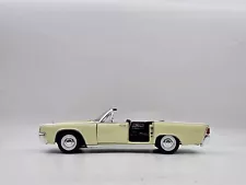 1/18 Ricko 1963 Lincoln Continental Convertible Yellow As Is