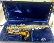 (D) #10C -Vintage Carl Fischer Alto Saxophone Woodwind Musical Instrument W Case