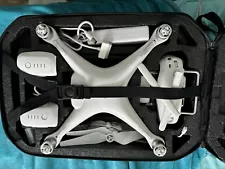 DJI Phantom 4 Drone Quadcopter - GreatCondition w/ Case/3 Batteries/Controller