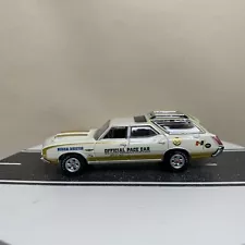 Greenlight 1972 Oldsmobile Vista Cruiser 56th Annual Indianapolis 500 Pace Car