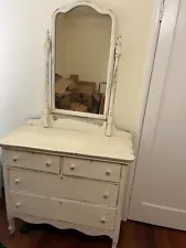 Antique Shabby Chic Vanity Dresser with Mirror