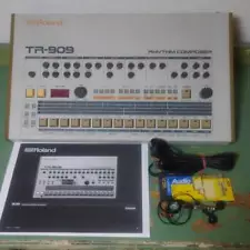 Roland TR-909 Rhythm Composer in Very Good Condition Free shipping From Japan