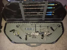 PSE Nova Team Fitzgerald compound bow 29" 60# with case and accessories