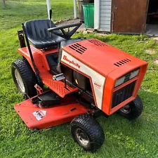 Simplicity 6517H garden tractor: 17 HP, hydro, 48" deck, grass catcher