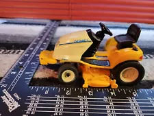 Ertl Cub Cadet HDB3206 Lawn Tractor 1/16 Diecast Replica Collectible