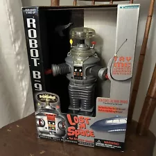 Lost In Space B-9 ROBOT W/ Laser Pistol Classic Series 1997. Excellent Condition