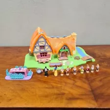 POLLY POCKET SNOW WHITE AND THE SEVEN DWARFS BY BLUEBIRD TOYS WITH 9 FIGURES