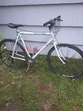 22 1/4 inch Cannondale SH400 21 Speed Cross Trainer Bicycle USA Sale