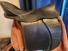 Ansur treeless saddle USED