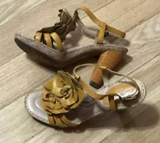 BORN Crown ð¼ Size 7 Yellow Flower ð¼ Leather Heels Sandals Shoes 38