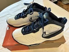 NIKE "Catch and Shoot" Men Shoes Size 9 Brand New In Box