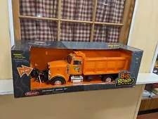 1/16 Big Roads DOT 367 Peterbilt Truck with Snowplow and Lights and Sounds 47271