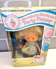 Vintage Strawberry Shortcake Party Pleaser Angel Cake with Souffle MISB