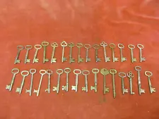 LOT OF 31 VINTAGE SKELETON KEYS