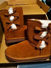 Kookaburra By Ugg Boots Size 4 children’s new