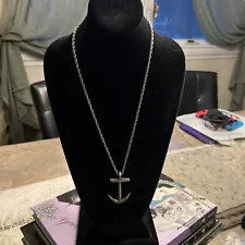 Vintage 1970s Silvertone boat or ship anchor Pendent on Silvertone rope chain￼