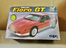 MPC Pontiac Fiero GT 1/25 Model Kit 2 IN 1 Car Vintage 1987 Open box. (C)