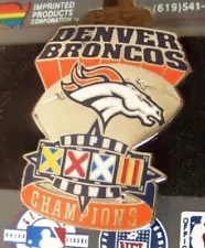 Denver Broncos SB Super Bowl XXXII 32 Champions silver football pin NFL