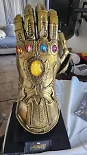 Marvel Avengers: Infinity War Infinity Gauntlet life size Collectible Replica