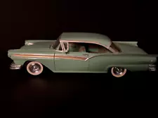 1957 Ford Fairlane 500 Model Car