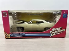 1970 Ford Torino Cobra 1:24. 429 Cobra Jet Engine. Johnny Lightning New in box