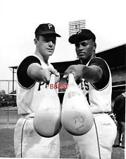 ROBERTO CLEMENTE BILL MAZEROSKI PITTSBURGH PIRATES H.O.FERS 8X10 1962 CLASSIC