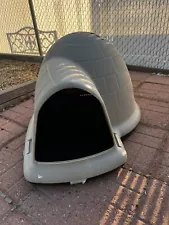 Petmate Indigo Igloo Doghouse, Beige, Medium practically new