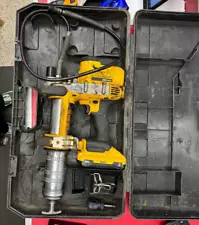 DEWALT DCGG571M1 20V Cordless Grease Gun **USED**