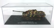 WWII German Army Jagdpanther Tank Cased Display