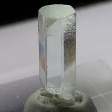 4.45 carats natural rough crystal aquamarine from Pakistan available for sale