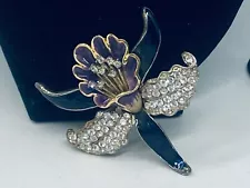 VTG. NAVY BLUE & PURPLE ENAMEL CLEAR RHINESTONE DANCING ORCHID FLOWER BROOCH 419