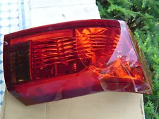 03 04 Cadillac CTS right Hand Passenger Side Tail Light OEM 25746426 Used OEM