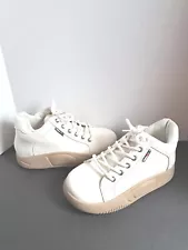 White Platform Lace Up Sneakers Sz 4 Logo Retro 90'S Y2k Cute Street Wear