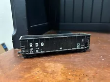 HO Scale Roundhouse? Reading 3-bay open hopper 483712 kadees