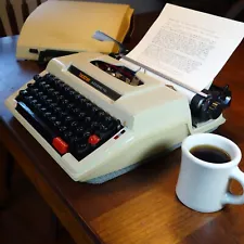 1978 Brother Accord 10 lightweight typewriter w/case+ribbon, working perfectly.