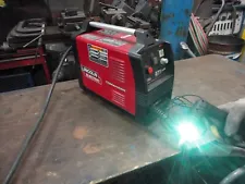 LINCOLM TOMAHAWK 375 AIR PLASMA CUTTER WITH LC25 TORCH NEEDS REPAIR