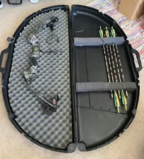 Martin Jaguar Compound Bow. Right Hand 35 -50# 25”. + Case