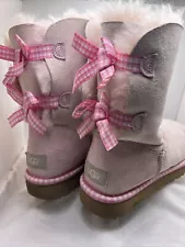 UGG Bailey Bow Genuine Sheepskin Gingham Sz 9 Suede Cream Pink 1101669