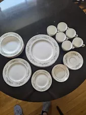 Wedgwood Westbury 42 Pc Set Servicw For 6