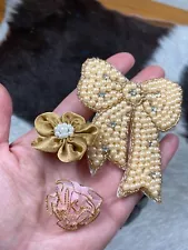 Brooch Pin Lot Variety Mix small and large Sample Lot 10 Bow Flower