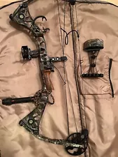 Mathews Drenalin RH compound bow and Mathews Quiver. NO MATHEWS REST INCLUDED!