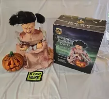 SPIRIT LUNGING PUMPKIN CARVER WITH ORIGINAL BOX - WORKS