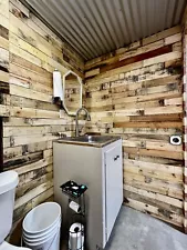 Bulk Pallet Wood - 700 Reclaimed Rustic Barnwood Pallet Boards - 500 Square feet