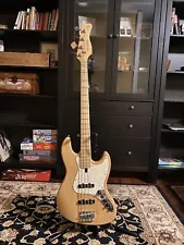 4 string electric bass guitar used
