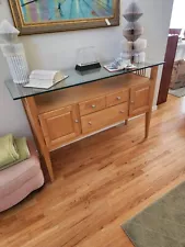 Buffet Maple with Glass Top