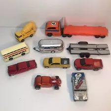 Lot of 10 MAISTO 1/64 Vehicles Cars Trucks Trailers Bus Storm Chaser