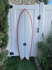 BG Surfboard Twin Fin Fish 5’8