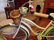 Huffy Deluxe 26" Wheel Women's Beach Cruiser Bike - Mint Color,no Shipping,Read